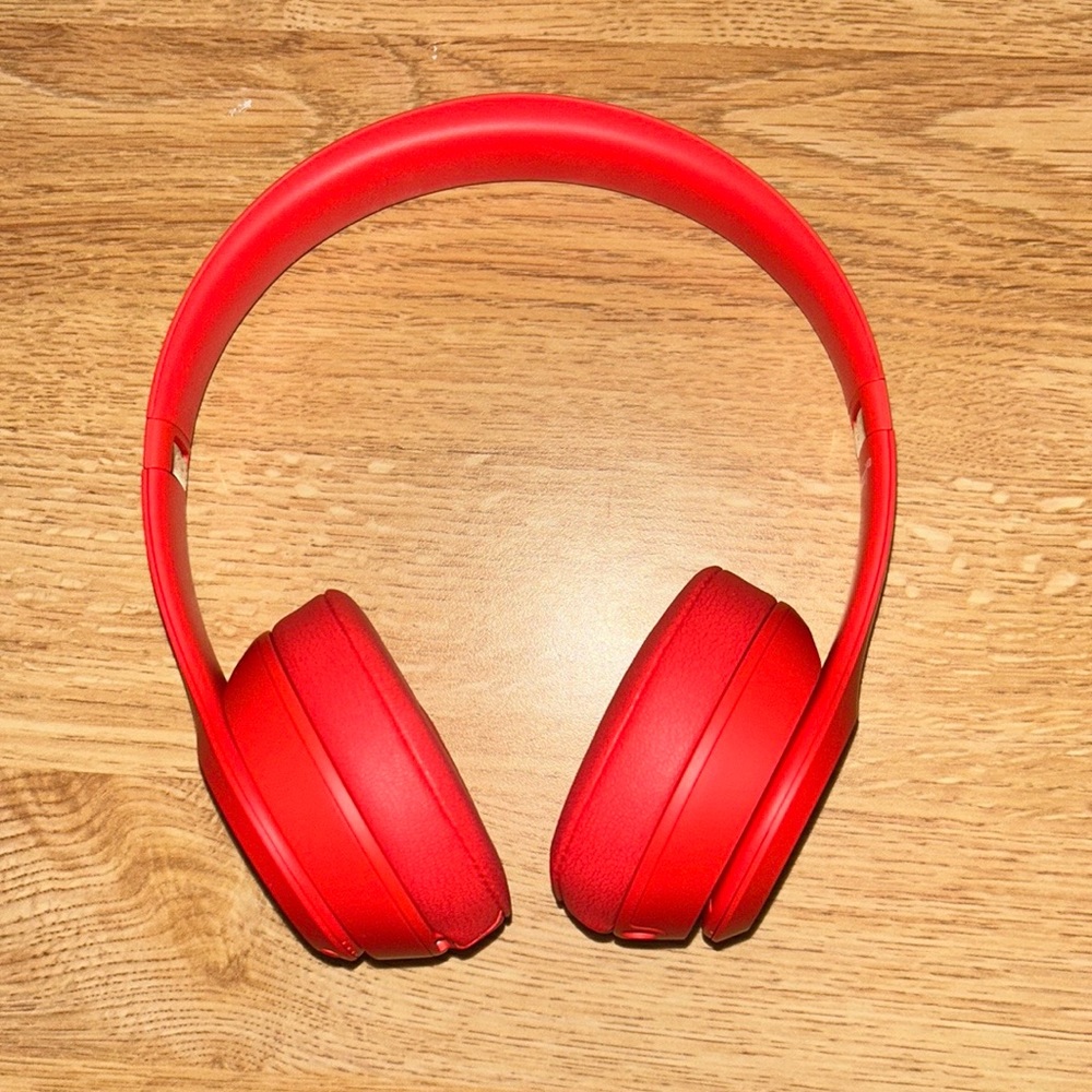 New Beats Solo 3 Red Wireless and Bluetooth Headphones